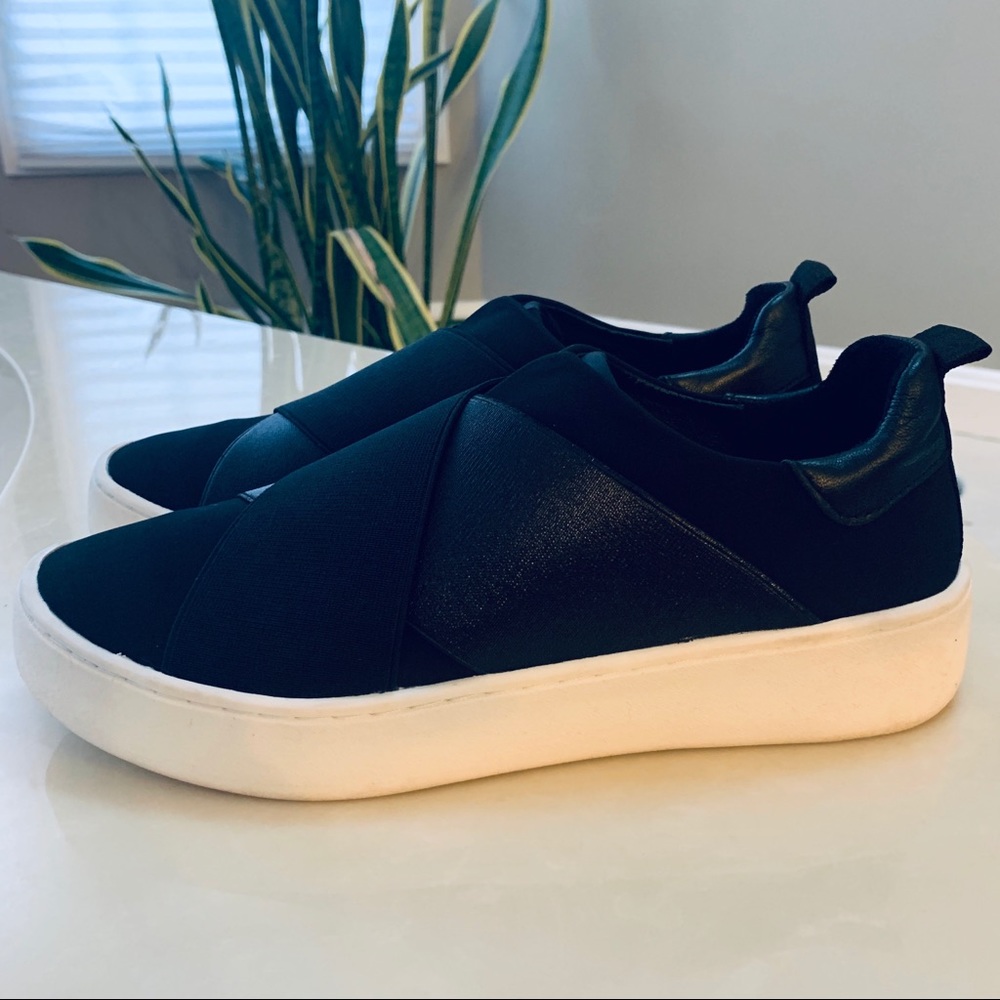 Donald J Pliner Black Coley Slip-on Sneaker sz8.5